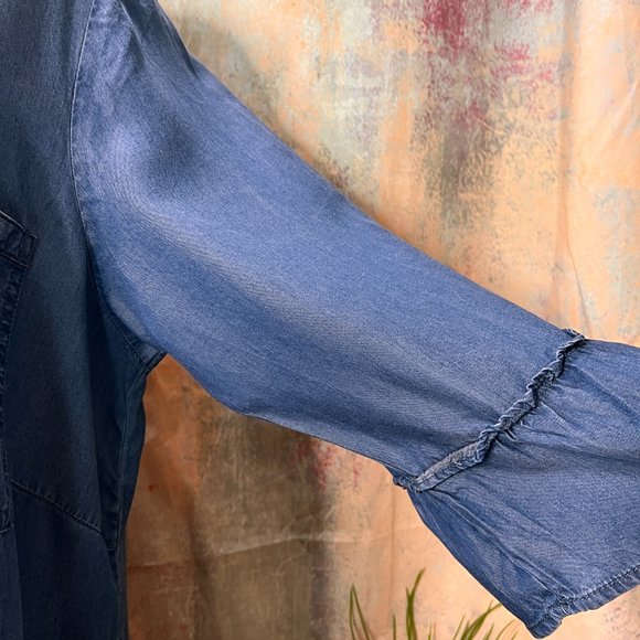 ๐Body Flirt Beautiful Button Down Dress - Breathable Fabrics - Trumpet Sleeves - Picture 4 of 16